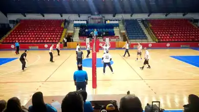 Kütahya'da Eğitim Çalışanları Voleybol Turnuvası