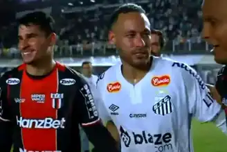 Neymar, Santos'taki İlk Maçında Şaşkına Dönmüş! Rakipler Sıraya Girdi!