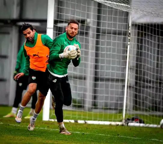 Bursaspor, Karşıyaka Maçına Hazırlanıyor