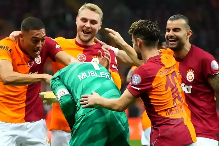 Nelsson, Roma'ya Kiralandı!