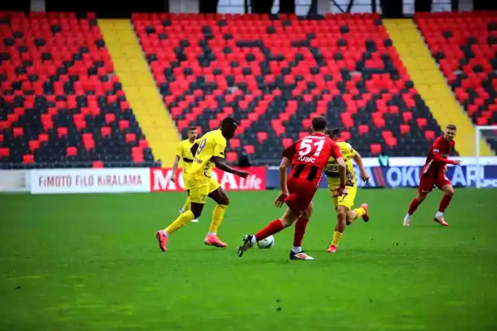 Gaziantep FK - Eyüpspor: İlk Yarı Golsüz Berabere!