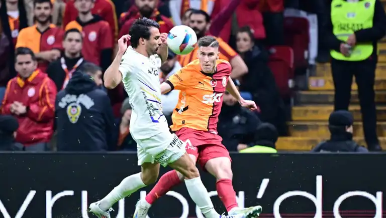 Lig Lideri Puan Kaybıyla Sürpriz Yaptı! Lig Lideri Puan Kaybıyla Sürpriz Yaptı!