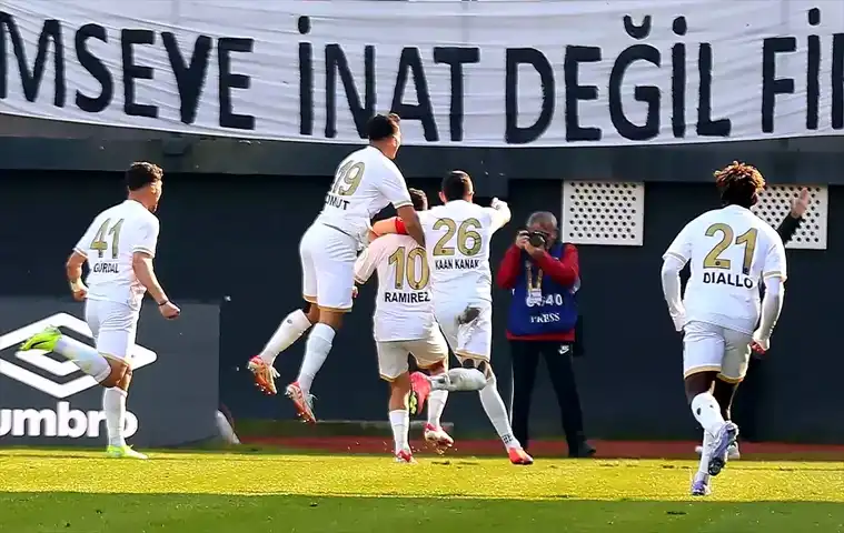 Manisa FK - Fatih Karagümrük: Heyecan Dolu 2-2!