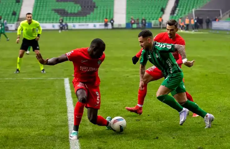 Sakaryaspor, Çorum'u Yendi! Coşkulu Bir Başlangıç